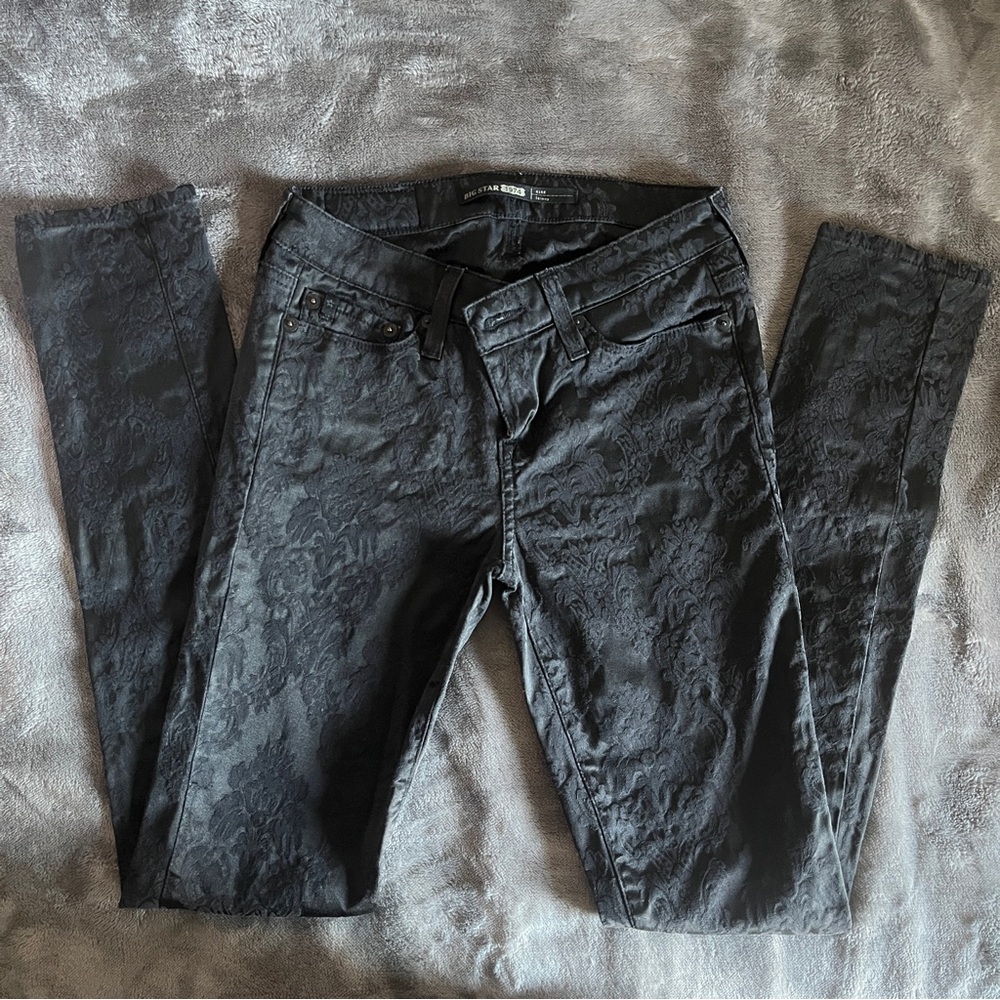 Textured patterned pants